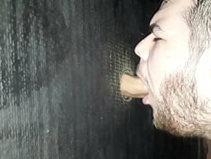 Fui no Glory Hole de SP pela primeira vez - Parte 2/3 (COMPLETO NO XVIDEOS RED)