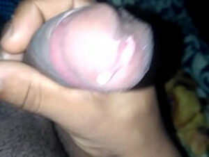 Pauz&atilde_o gostoso melou o pau de tes&atilde_o at&eacute_ gozar delicia