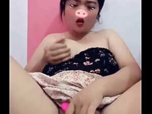 Janda kesepian lagi sange colmek sambil live