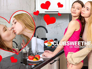 Pussy for Breakfast! Annastejsa Cherry & Kitty Doll88 for ClubSweethearts