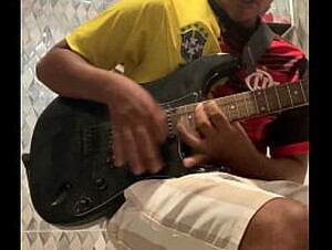 Tocando uma no banheiro