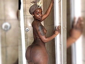 Freaky Black Maidens E22 - Curvy Ebony Masturbating And Clapping Booty In Shower